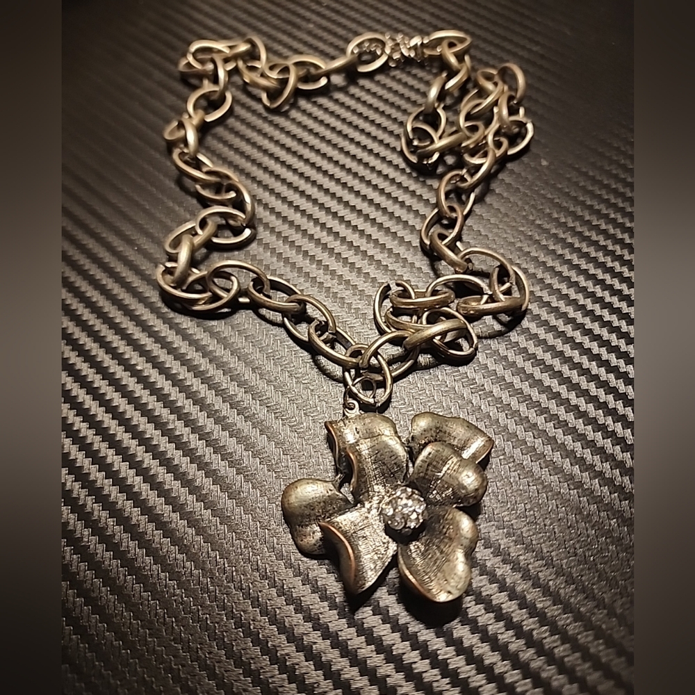 Hand-Made Vintage Floral Design Necklace